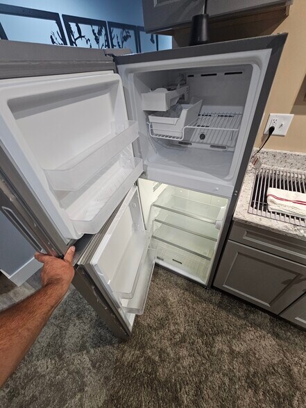 Building Photo - 435 High St