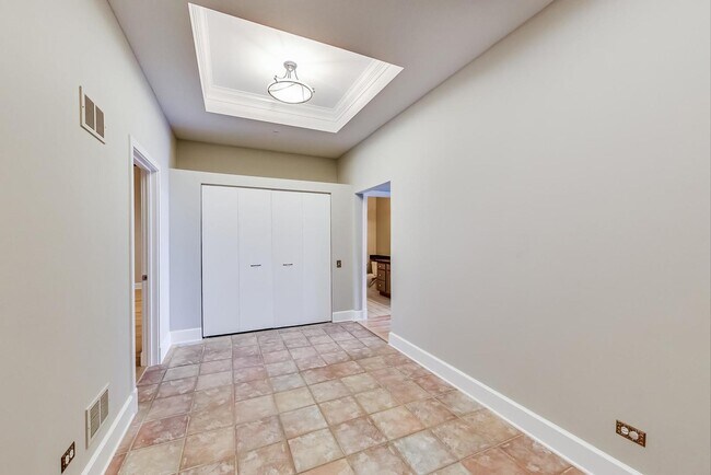 Building Photo - 165 N Canal St