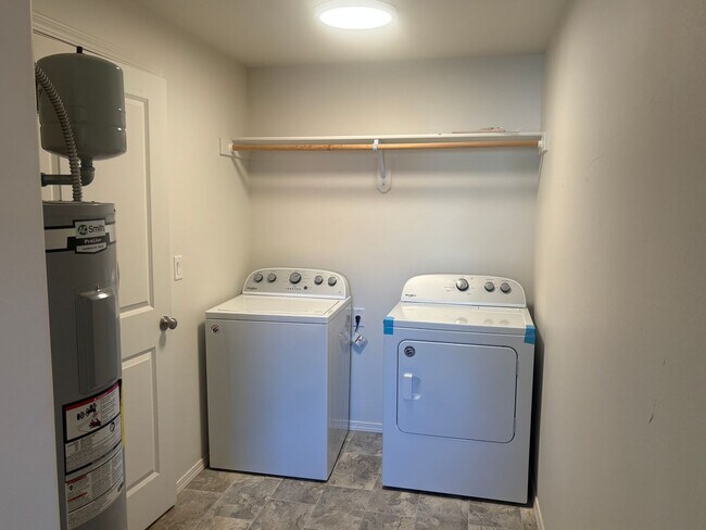 Building Photo - 51575 Stillwell