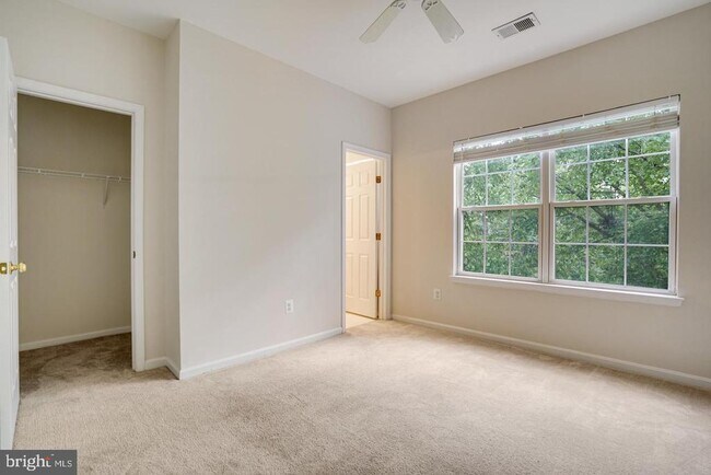 Building Photo - 6490 Tayack Pl