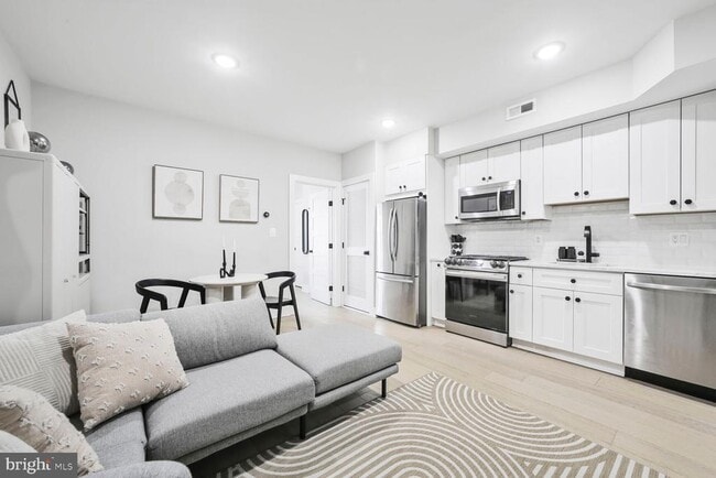 Building Photo - 1144 Owen Pl NE