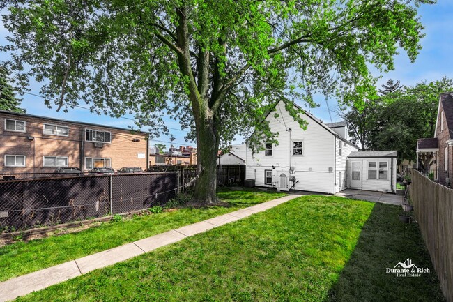 Building Photo - Perfect Single Family Home in Evergreen Park