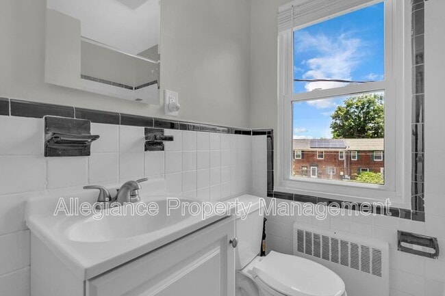 Building Photo - 46 Ancell St