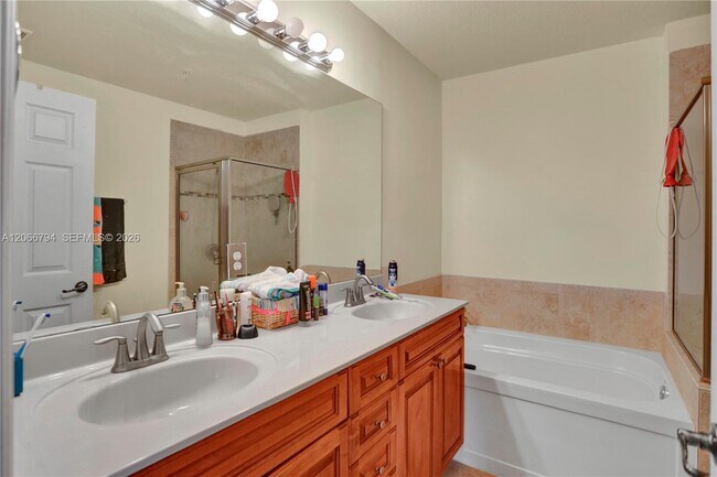 Building Photo - 12600 SW 50th Ct