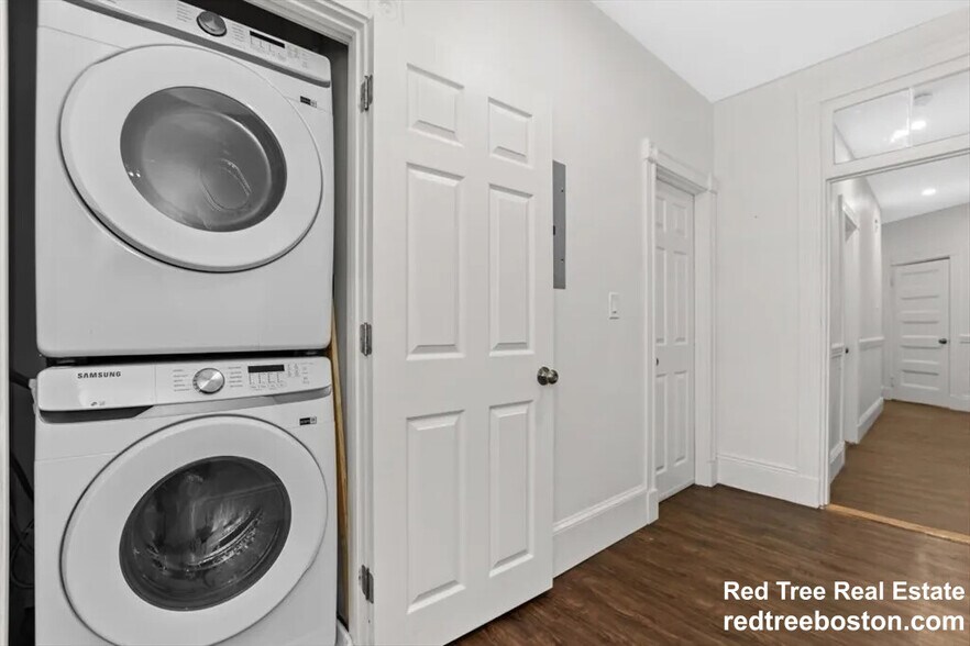 Building Photo - 868 Huntington Ave