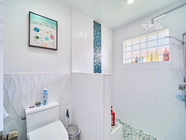 Building Photo - 2281 SW Starling Dr