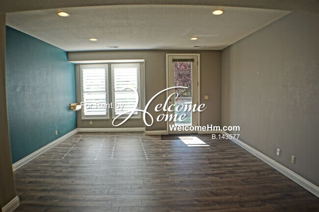 Building Photo - 4742 Village Green Pkwy