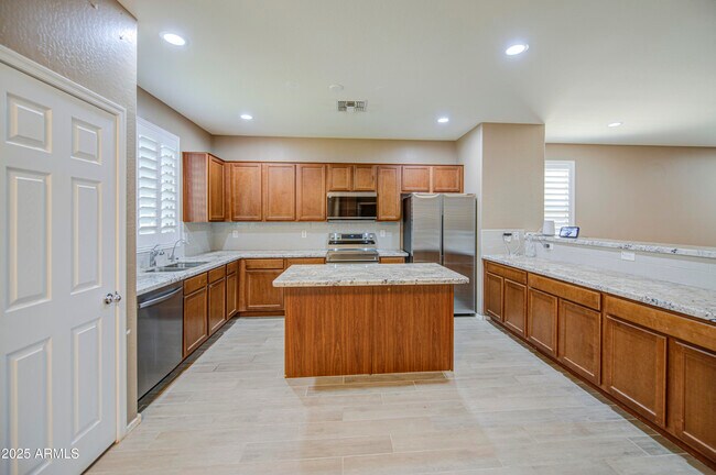 Building Photo - 6826 W Charter Oak Rd
