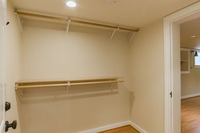 Building Photo - 507 NE 91st St