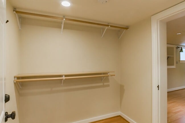 Building Photo - 5bd/4ba Seattle Home