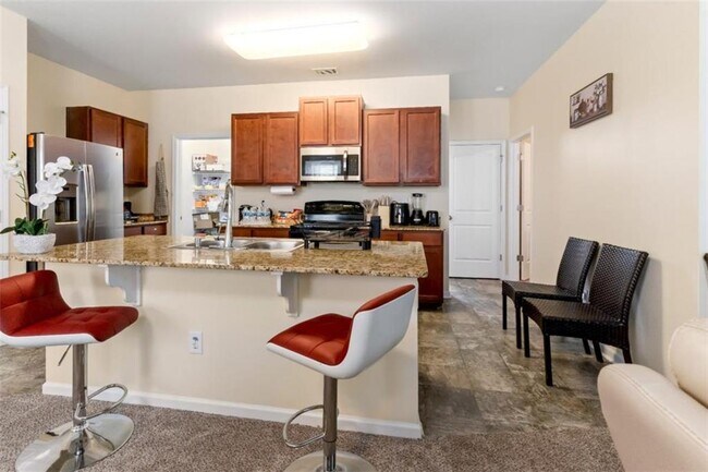 Building Photo - 2896 S Hills