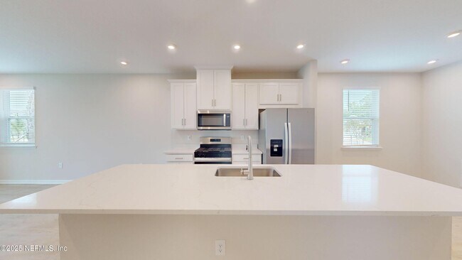 Building Photo - 299 Spruce Hl Pt