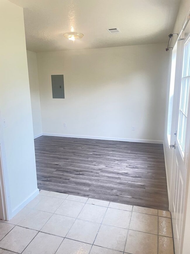 Building Photo - Cute 1 bed 1 bath home in Bay St Louis! Great location and nice yard!