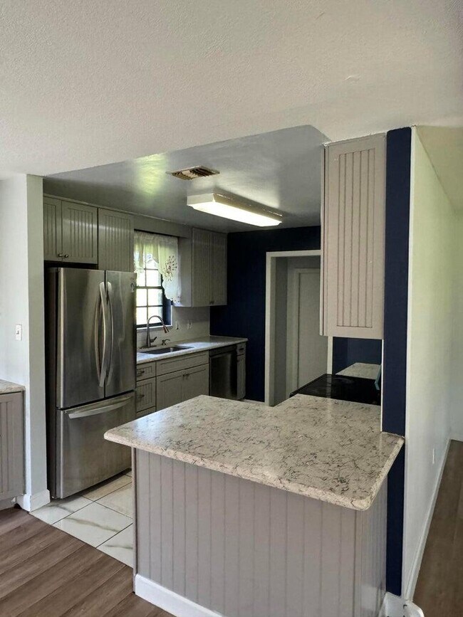 Building Photo - 13529 42nd Rd N