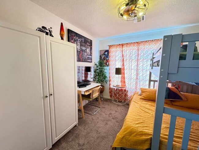 Building Photo - Perfect Vacation Getaway