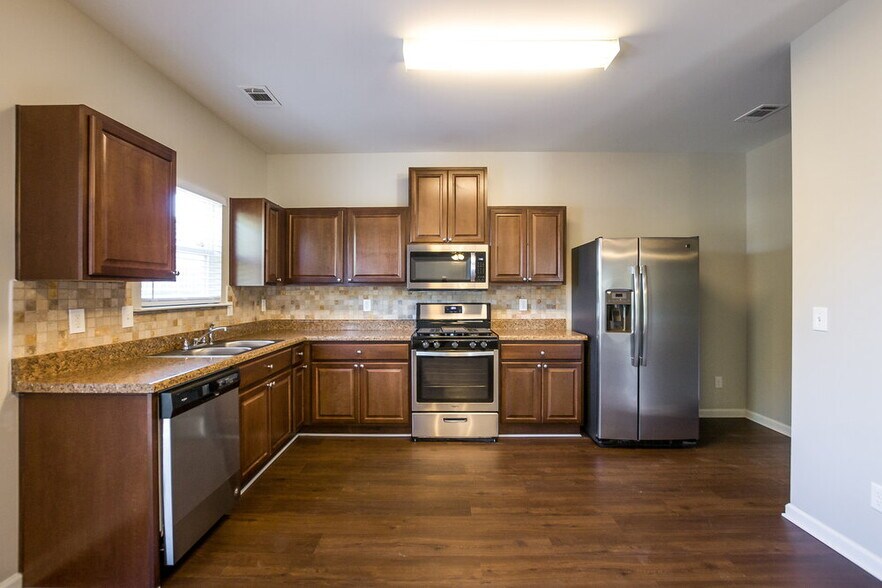 Building Photo - 38 Bollen Ln