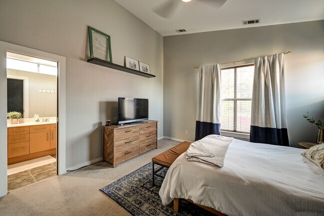 Building Photo - 1214 Urban Lofts Dr