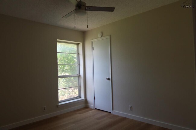 Building Photo - 2314 Randolph Dr