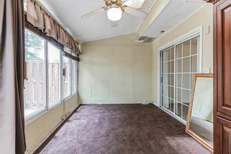 Building Photo - 15606 Traverser Ct