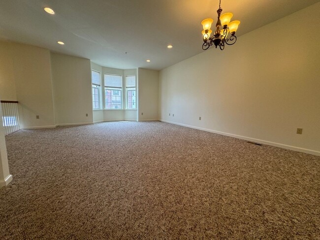 Building Photo - THREE BEDROOM TOWNHOUSE- East Penn Schools