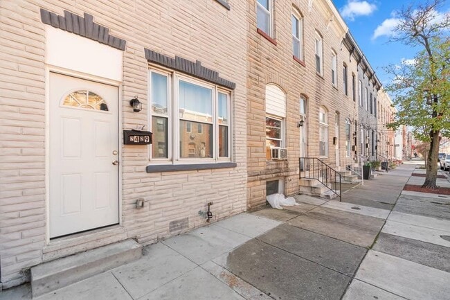 Building Photo - 2429 Ashland Ave