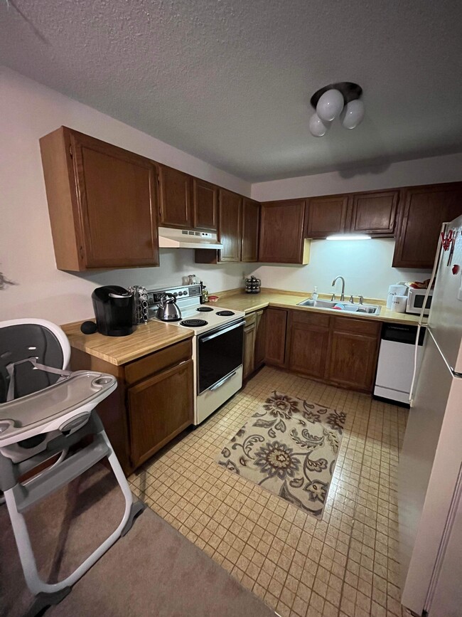 Building Photo - 1645 Donald Ct