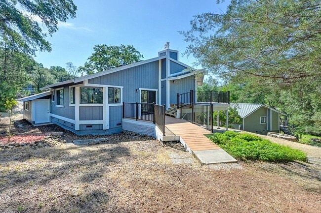 Building Photo - 23986 Oakmont Way