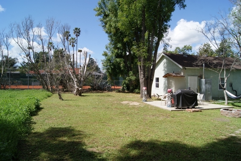 Building Photo - 23250 Burbank Blvd