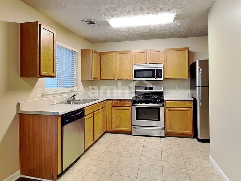 Building Photo - 836 Windcroft Cir NW