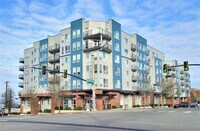 Building Photo - 2818 Grand Ave