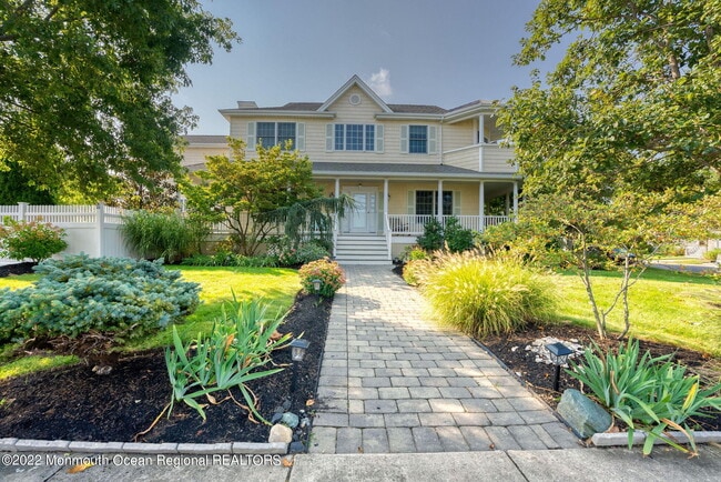 Building Photo - 322 Broadway