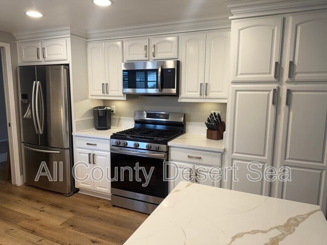 Building Photo - 17080 Buttonwood St