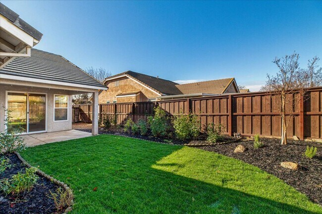 Building Photo - Beautiful 3(4) Bedroom/2 Bath Home Located in Lodi Ca