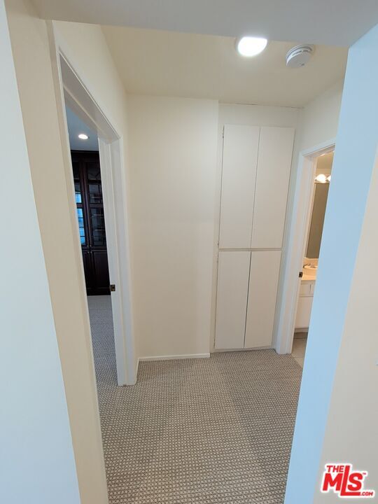 Building Photo - 415 Montana Ave