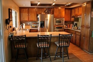 Building Photo - 751 Mundy Ter