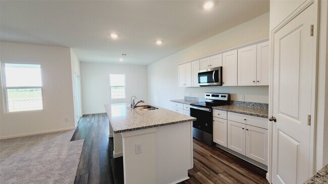 Building Photo - 6339 Highland Trl Dr