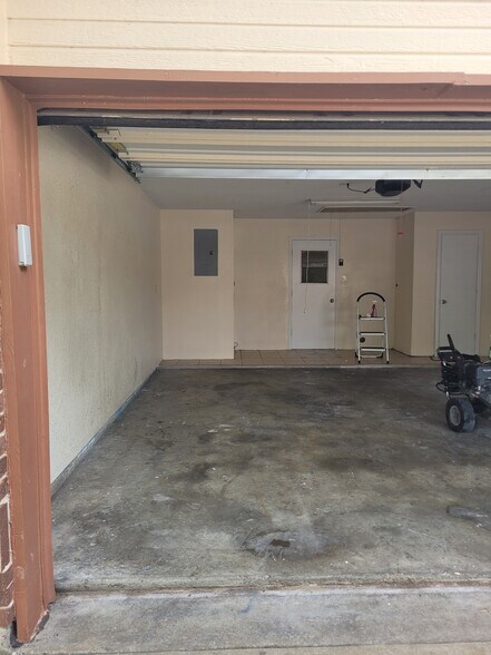 Building Photo - 2901 San Jacinto Rd