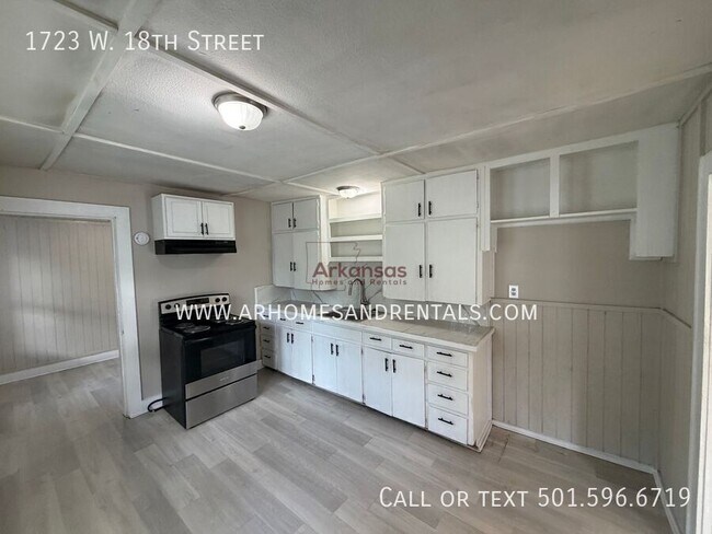 Building Photo - 1723 W 18th St