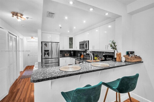 Building Photo - 1400 Salzedo St