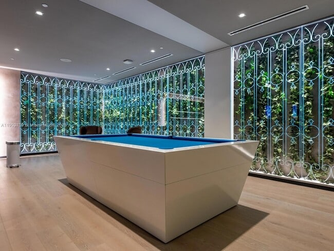 Building Photo - 1000 Brickell Plaza