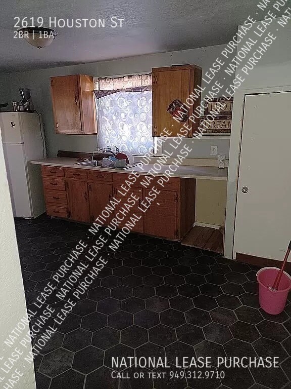 Building Photo - Rent to Own Home with $5500 Down - No Bank...