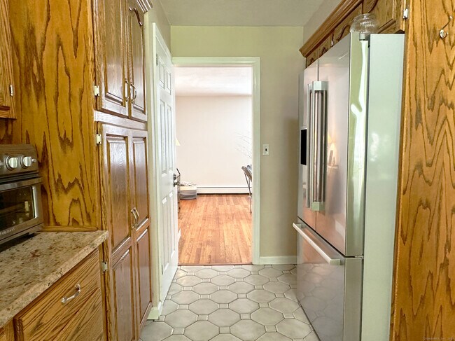 Building Photo - 39 Mohawk Dr