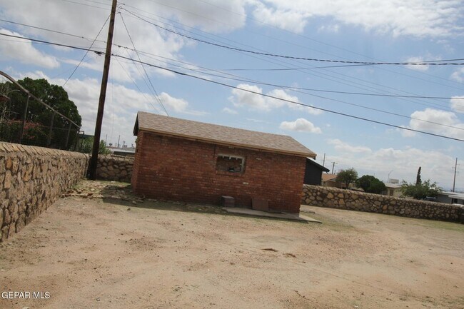 Building Photo - 906 Geronimo Dr