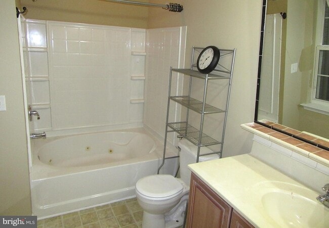 Building Photo - 103 Persimmon Pl