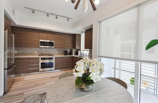 Building Photo - 101 N Shore Dr