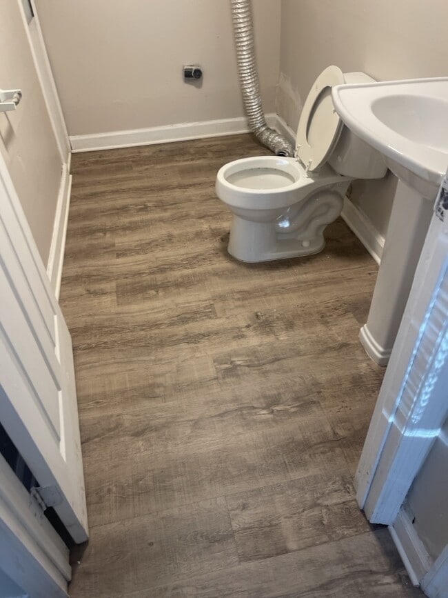 Building Photo - 6105 Trent Dr NW