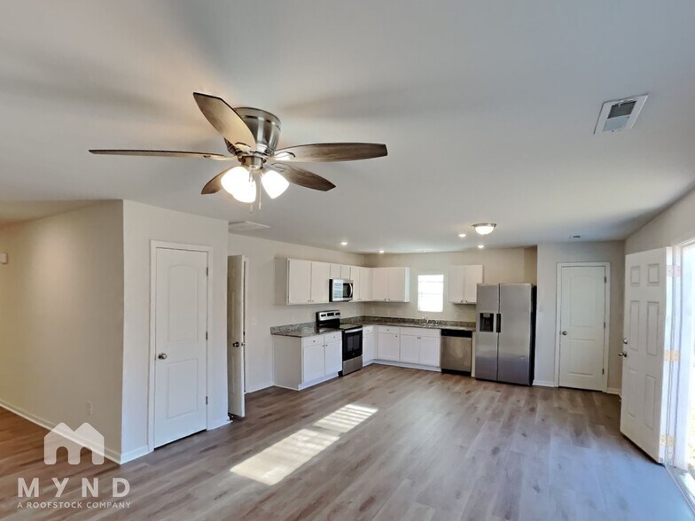 Building Photo - 6378 Century Ln