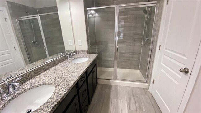 Building Photo - 4426 Kerrington Ave