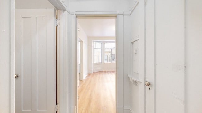 Building Photo - 420 Ellis St