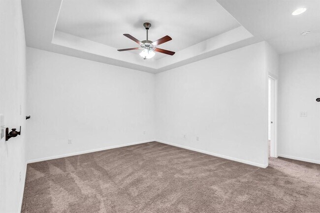 Building Photo - 2907 Zelma Dr